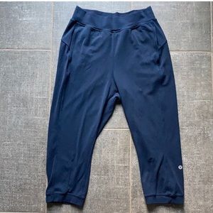 Lululemon Athletica Pants Bottoms Capris Size 4 Navy Blue